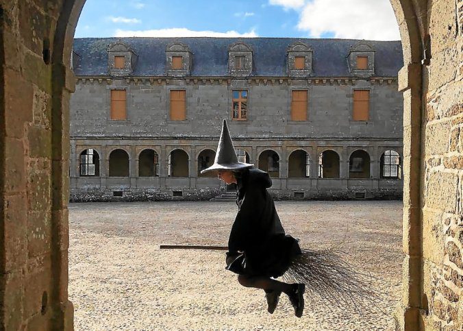Le Rocher Portail Nouvelle Ecole De Sorciers