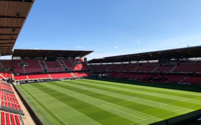Le Roazhon Park De Jour En 2021