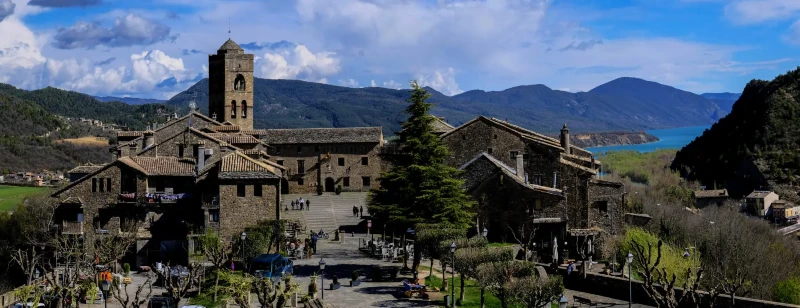 Plaza Y Pantano 2048x788.jpg.webp